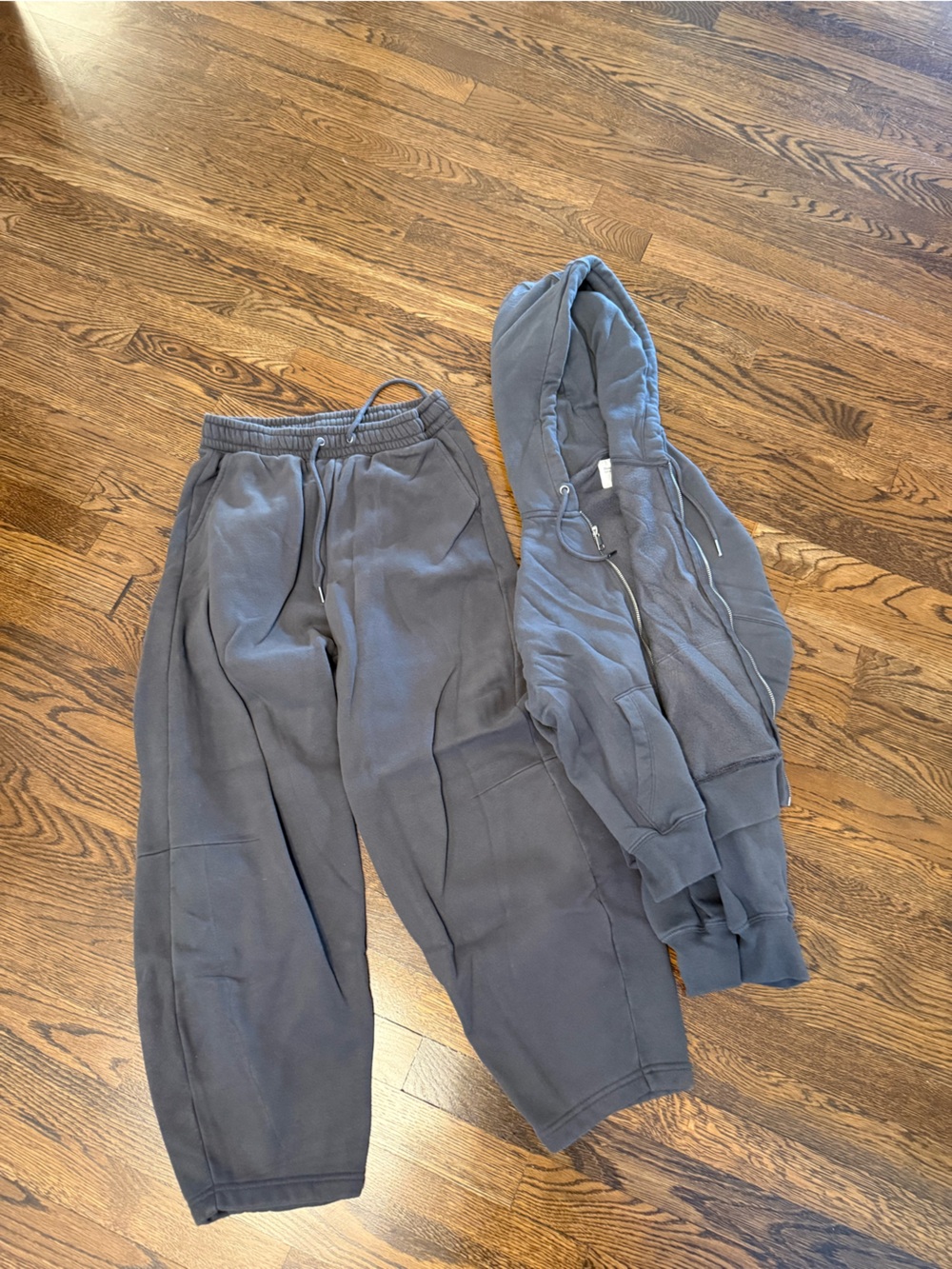 Abercrombie & Fitch Women's Charcoal Gray Jogger Sweatpants and hoodie